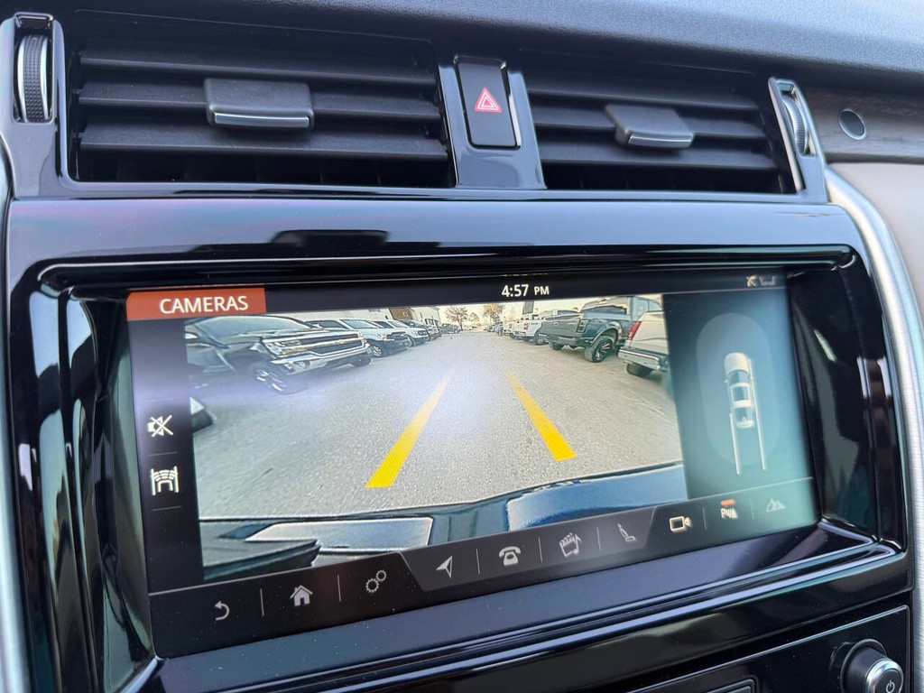 Land Rover Discovery Vehicle Full-screen Gallery Image 28