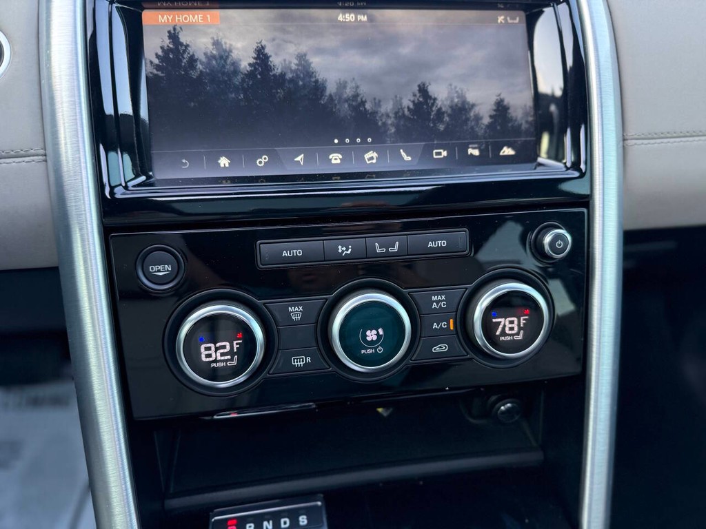 Land Rover Discovery Vehicle Full-screen Gallery Image 30