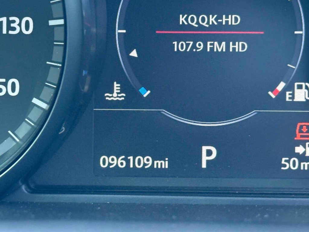 Land Rover Discovery Vehicle Full-screen Gallery Image 36