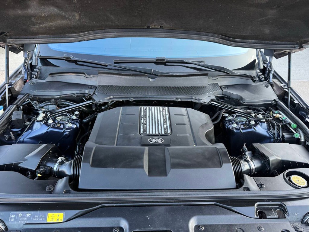 Land Rover Discovery Vehicle Full-screen Gallery Image 38