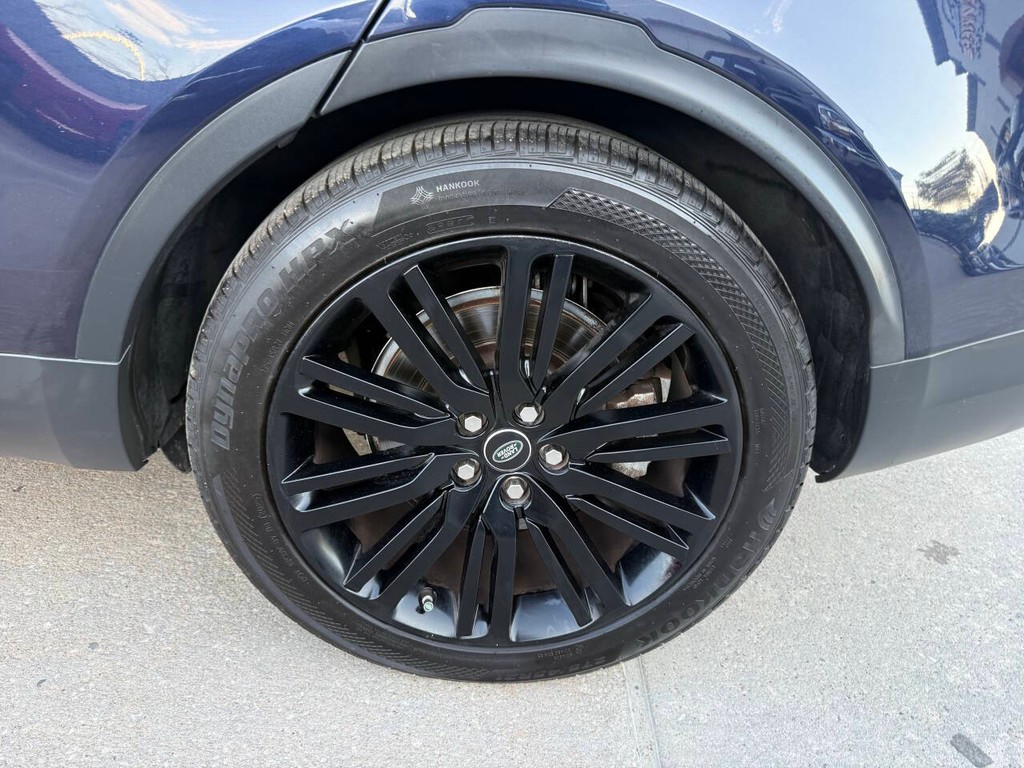 Land Rover Discovery Vehicle Full-screen Gallery Image 39