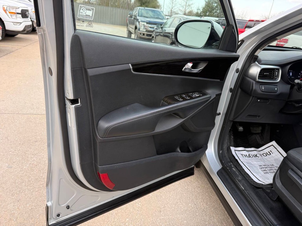 Kia Sorento Vehicle Full-screen Gallery Image 08