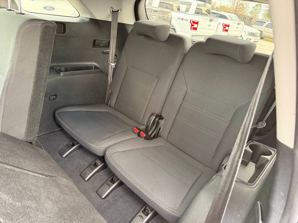 Kia Sorento Vehicle Full-screen Gallery Image 14