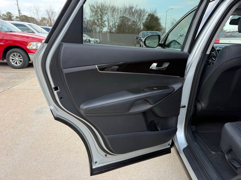 Kia Sorento Vehicle Full-screen Gallery Image 15