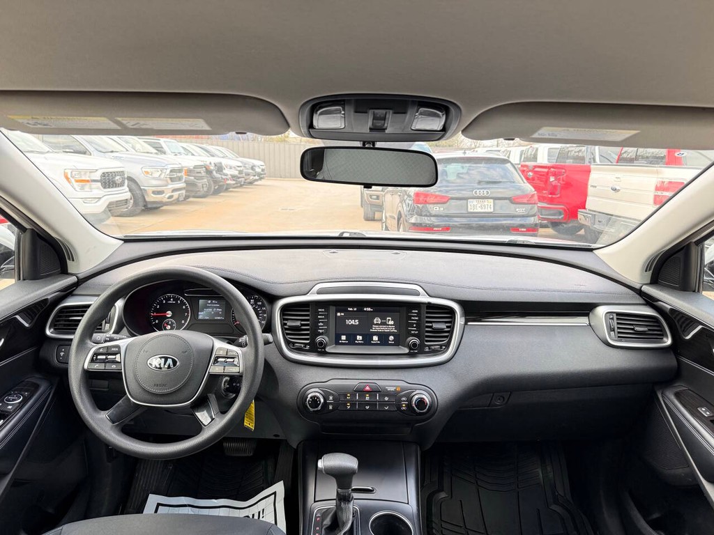 Kia Sorento Vehicle Full-screen Gallery Image 19