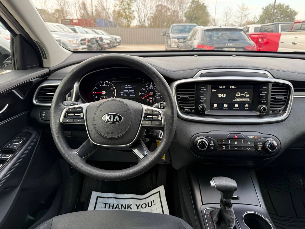 Kia Sorento Vehicle Full-screen Gallery Image 23