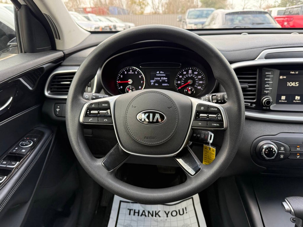 Kia Sorento Vehicle Full-screen Gallery Image 24