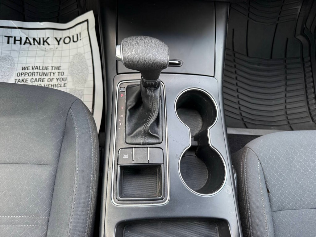 Kia Sorento Vehicle Full-screen Gallery Image 31