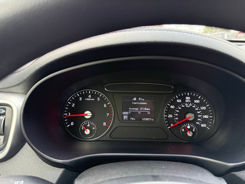 Kia Sorento Vehicle Full-screen Gallery Image 33