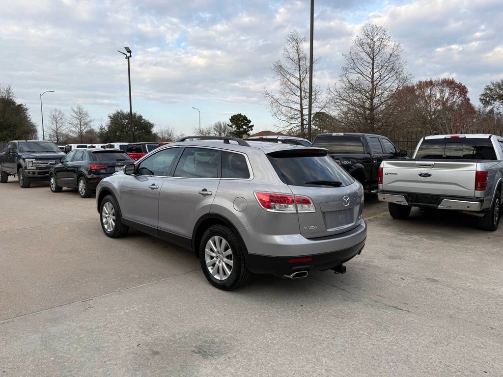 Mazda CX-9 Vehicle Full-screen Gallery Image 04