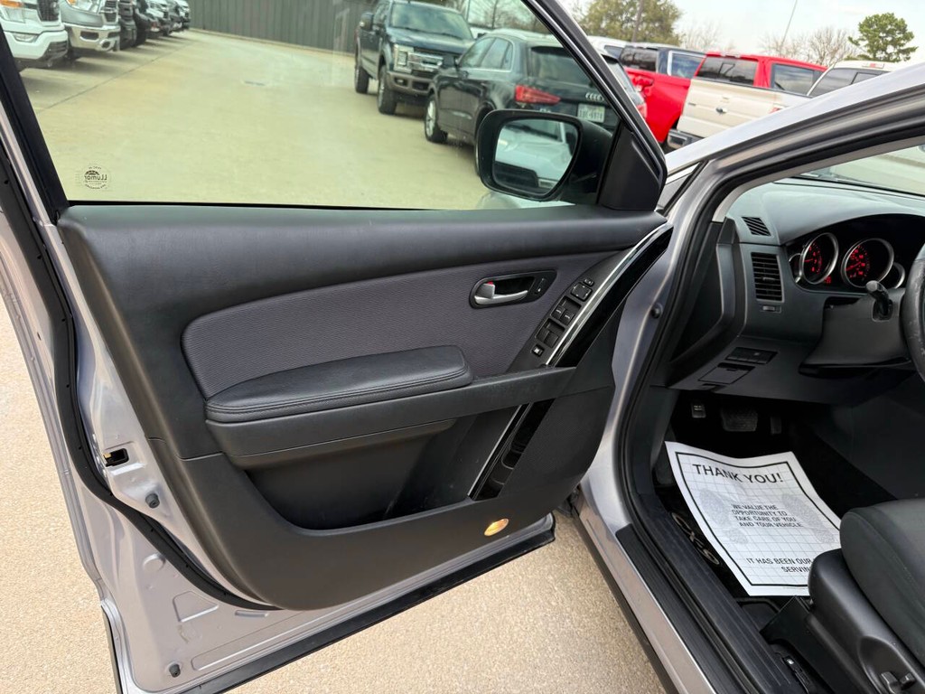 Mazda CX-9 Vehicle Full-screen Gallery Image 08