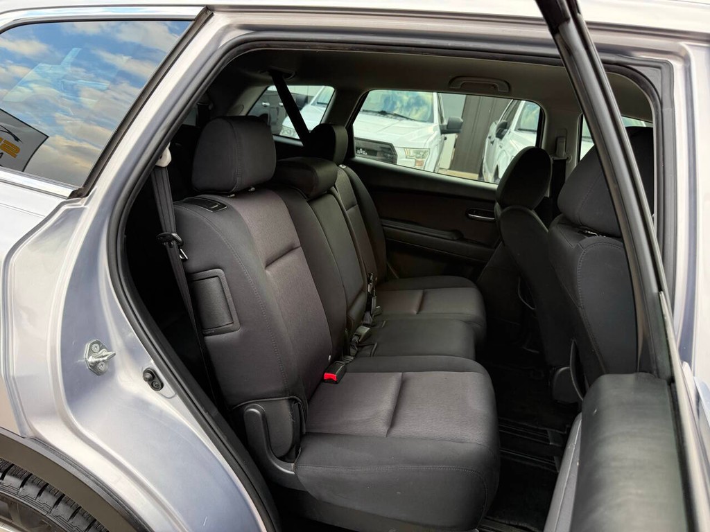 Mazda CX-9 Vehicle Full-screen Gallery Image 16