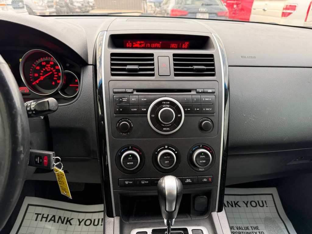 Mazda CX-9 Vehicle Full-screen Gallery Image 26