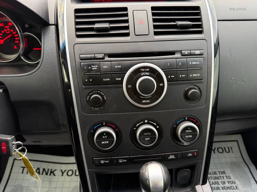 Mazda CX-9 Vehicle Full-screen Gallery Image 28