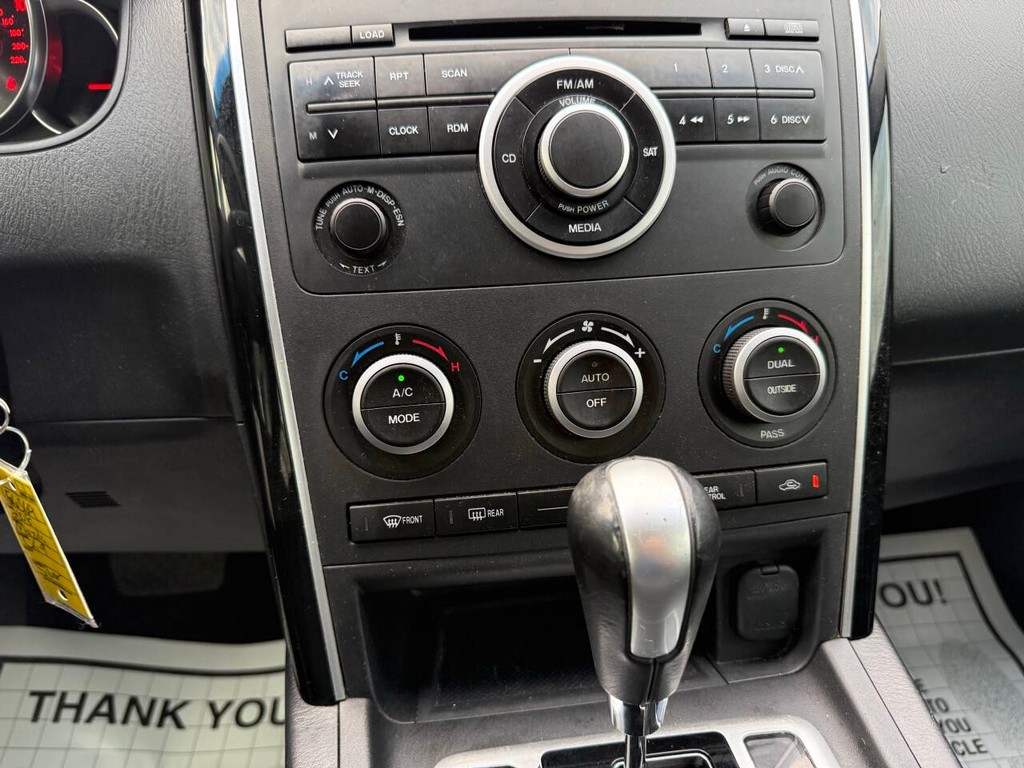 Mazda CX-9 Vehicle Full-screen Gallery Image 29