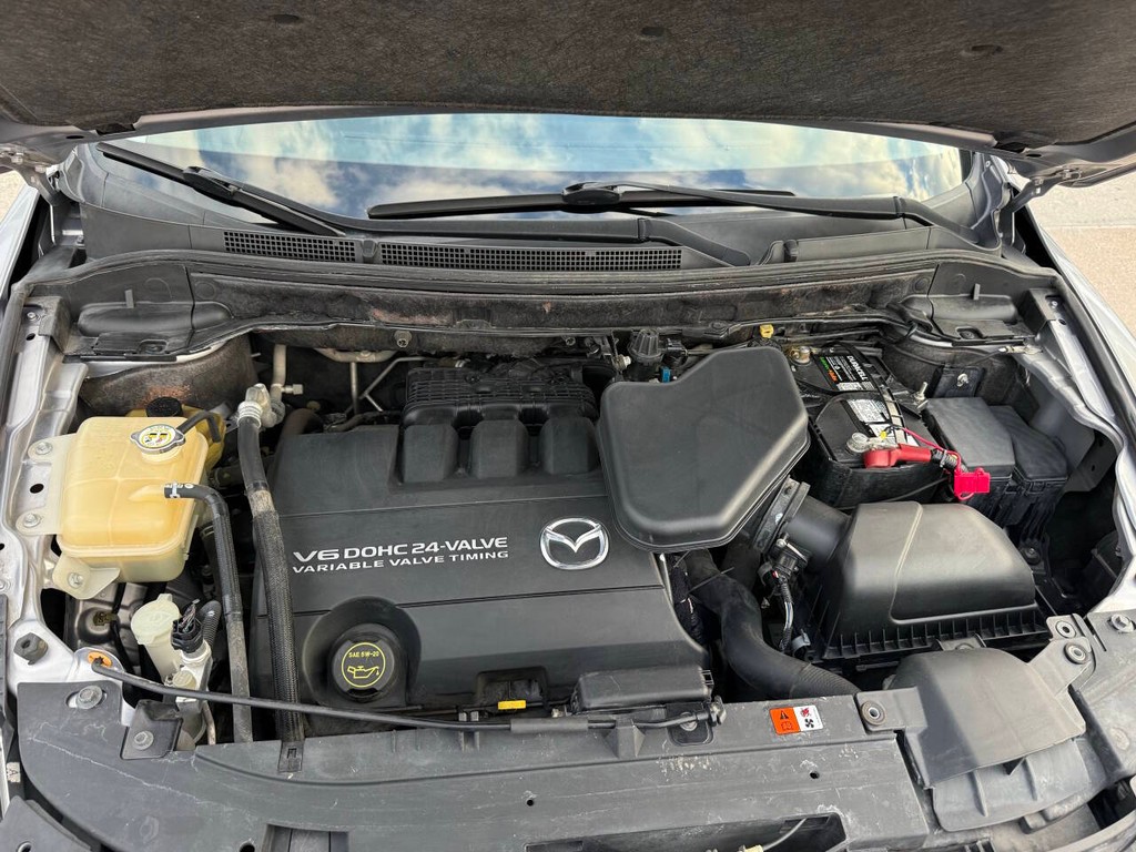 Mazda CX-9 Vehicle Full-screen Gallery Image 35