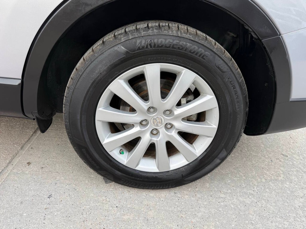 Mazda CX-9 Vehicle Full-screen Gallery Image 36