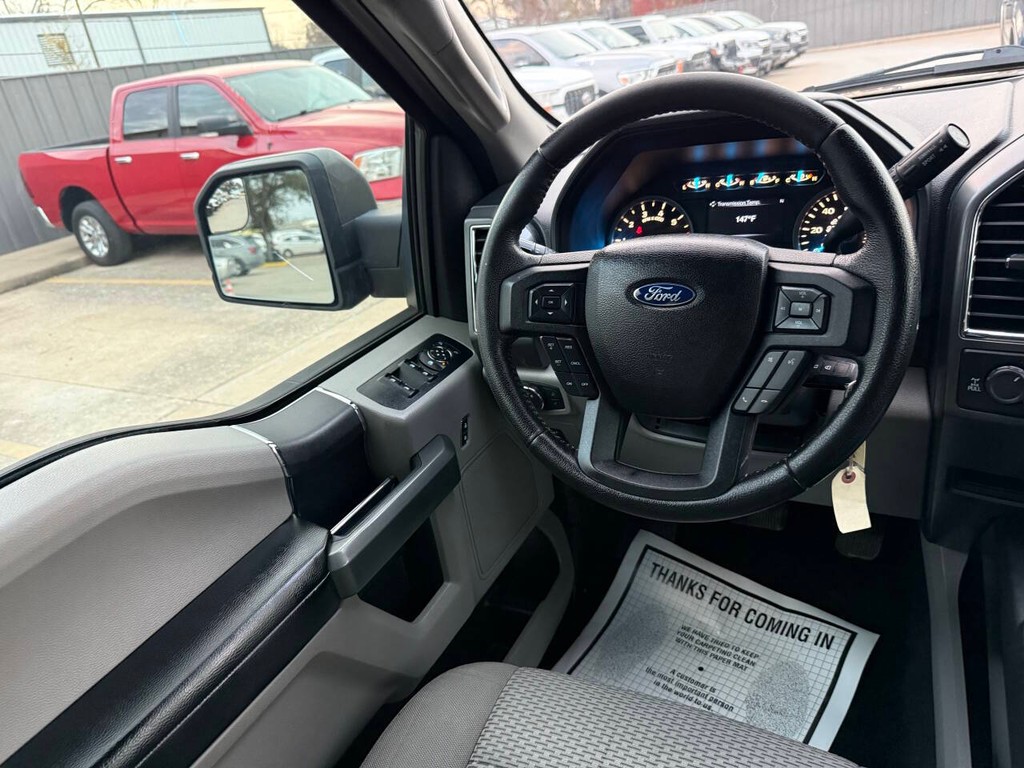 Ford F-150 Vehicle Full-screen Gallery Image 19