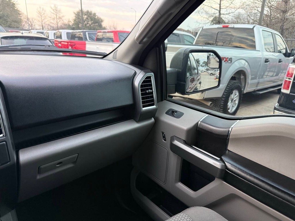 Ford F-150 Vehicle Full-screen Gallery Image 20