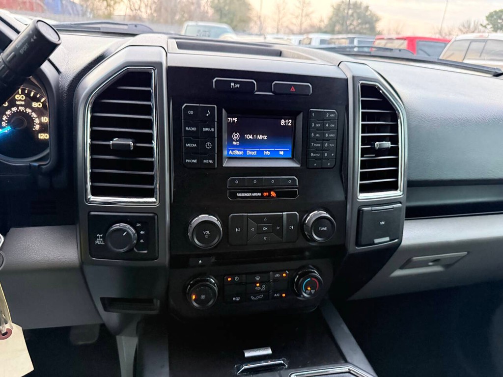 Ford F-150 Vehicle Full-screen Gallery Image 24