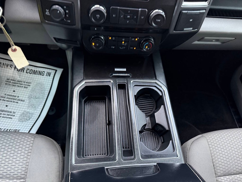 Ford F-150 Vehicle Full-screen Gallery Image 29