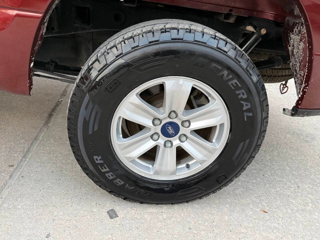 Ford F-150 Vehicle Full-screen Gallery Image 35