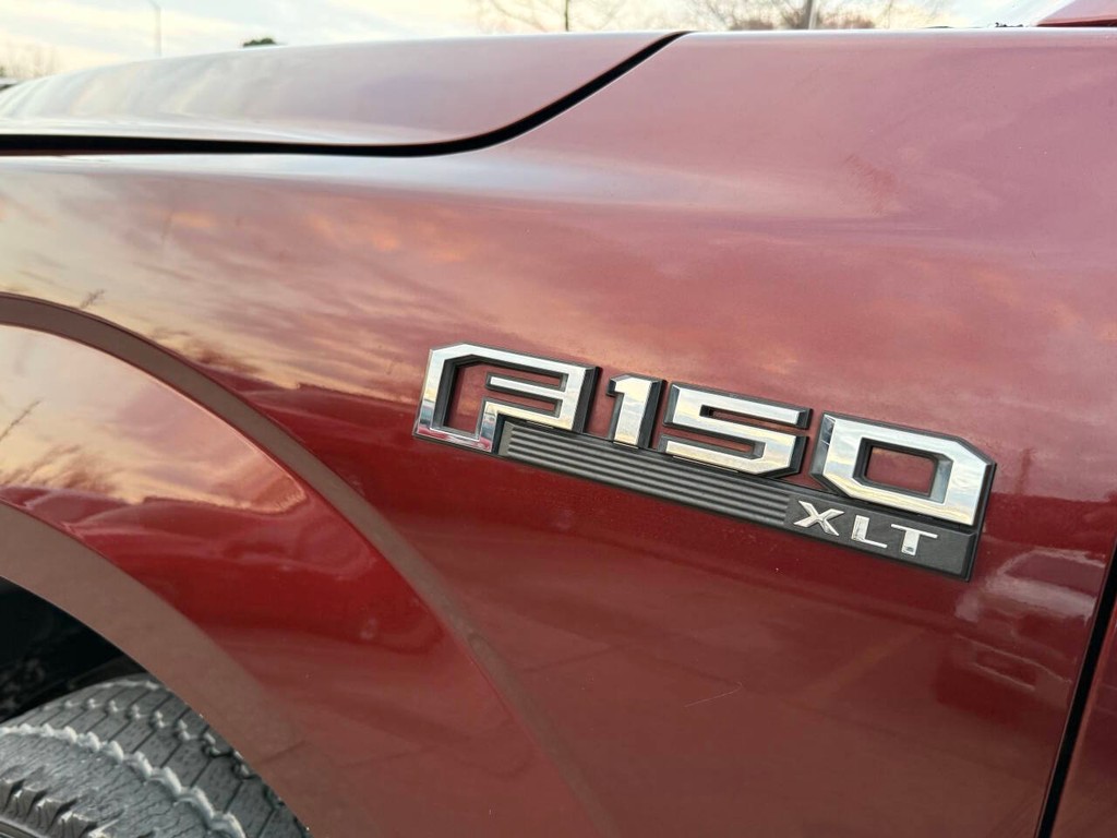 Ford F-150 Vehicle Full-screen Gallery Image 36