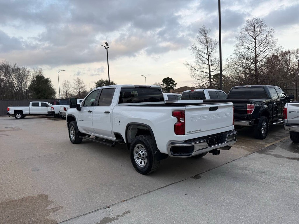 Chevrolet Silverado 3500HD Vehicle Full-screen Gallery Image 04