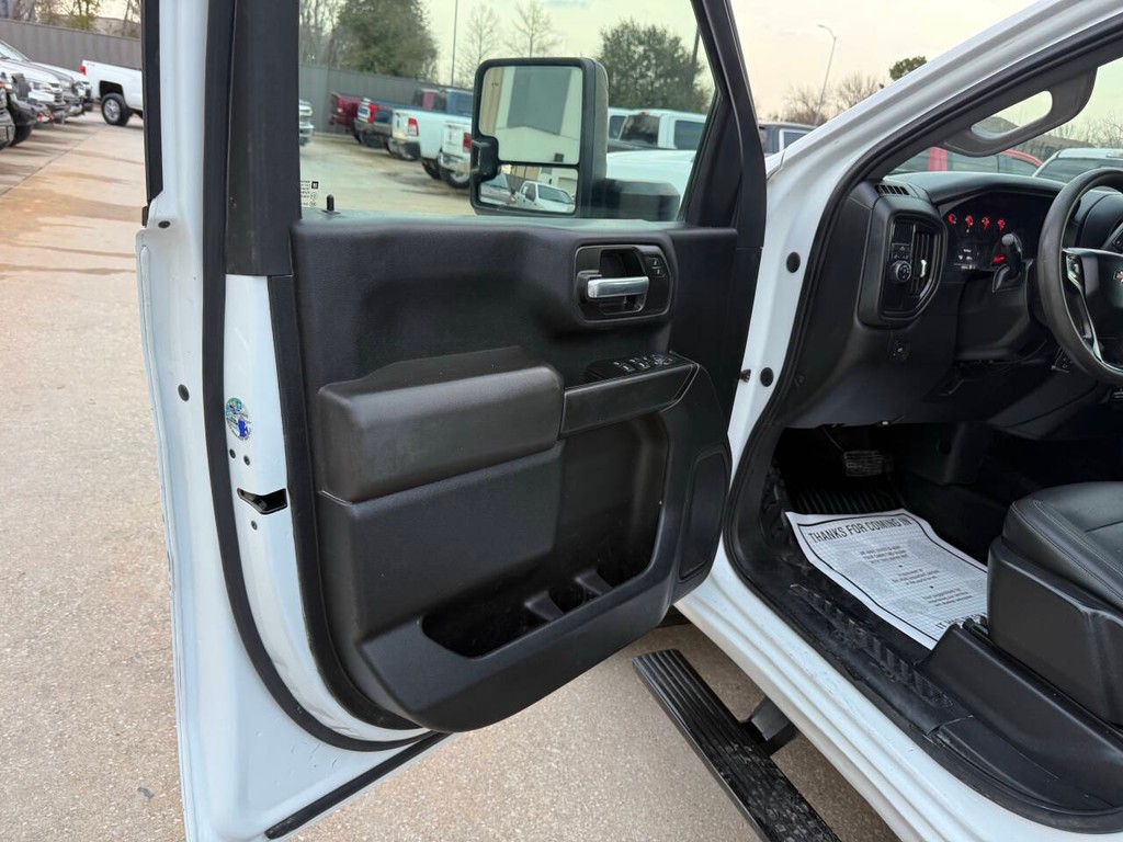 Chevrolet Silverado 3500HD Vehicle Full-screen Gallery Image 08