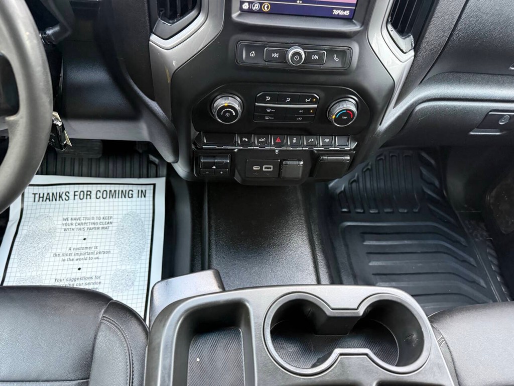 Chevrolet Silverado 3500HD Vehicle Full-screen Gallery Image 29