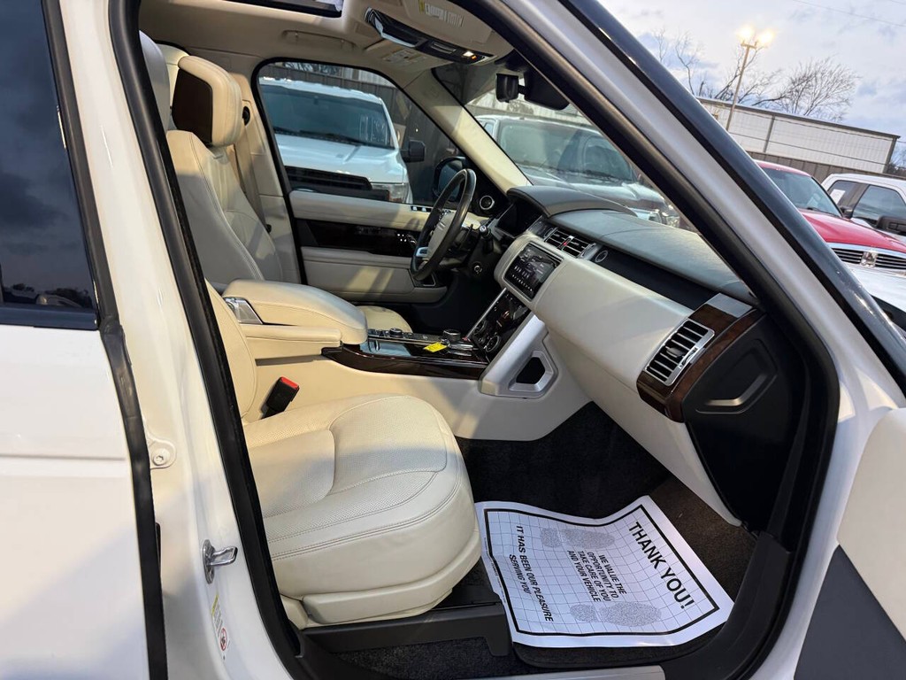 Land Rover Range Rover Vehicle Full-screen Gallery Image 10