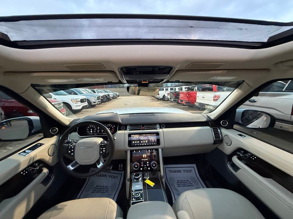 Land Rover Range Rover Vehicle Full-screen Gallery Image 18