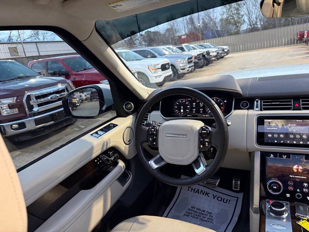 Land Rover Range Rover Vehicle Full-screen Gallery Image 19