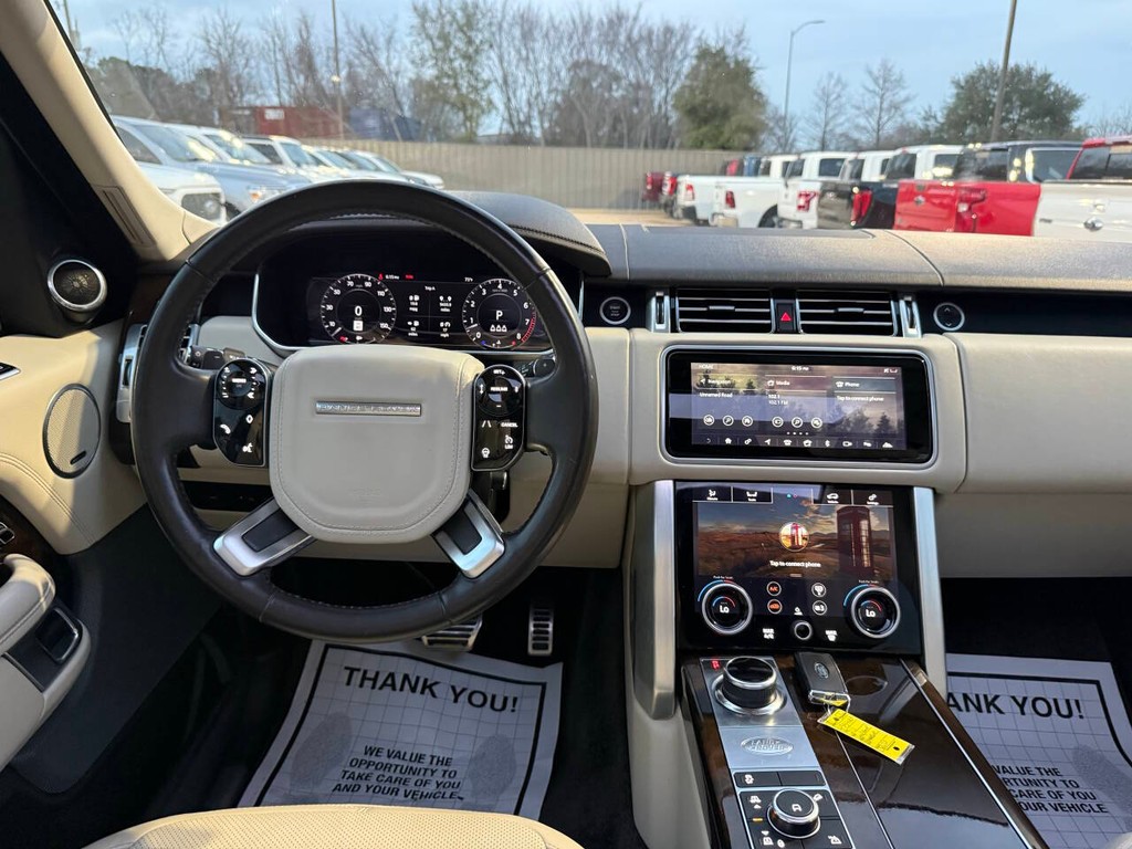 Land Rover Range Rover Vehicle Full-screen Gallery Image 21