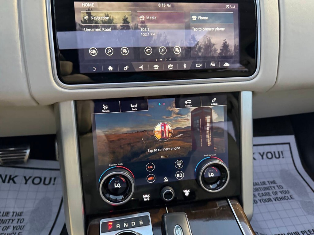 Land Rover Range Rover Vehicle Full-screen Gallery Image 27