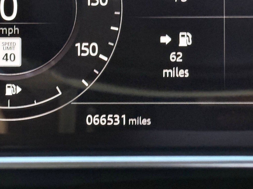 Land Rover Range Rover Vehicle Full-screen Gallery Image 34