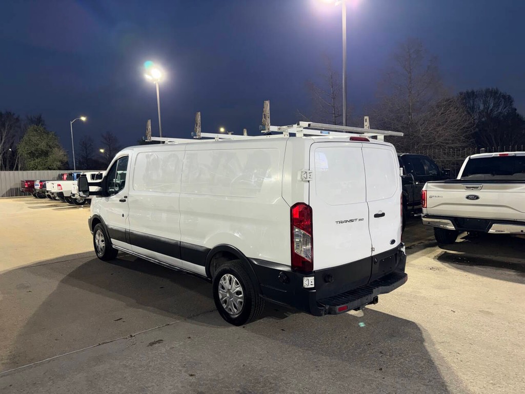 Ford Transit Van Vehicle Full-screen Gallery Image 04