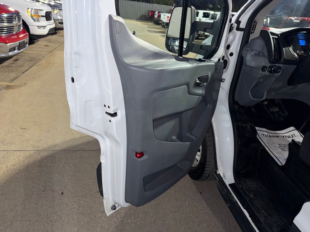 Ford Transit Van Vehicle Full-screen Gallery Image 08