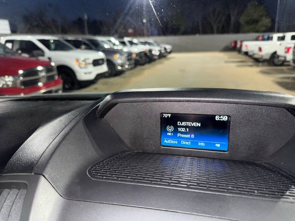 Ford Transit Van Vehicle Full-screen Gallery Image 18