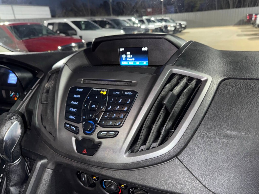 Ford Transit Van Vehicle Full-screen Gallery Image 19