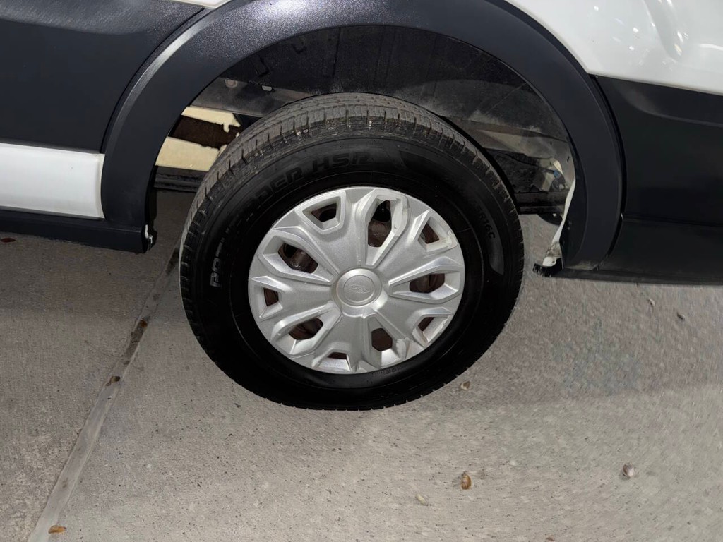 Ford Transit Van Vehicle Full-screen Gallery Image 29