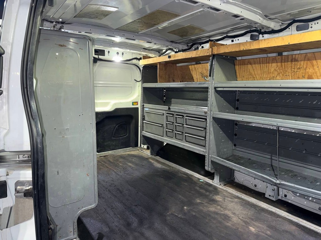 Ford Transit Van Vehicle Full-screen Gallery Image 31