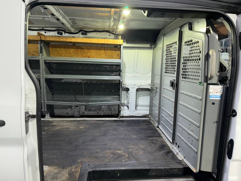 Ford Transit Van Vehicle Full-screen Gallery Image 32