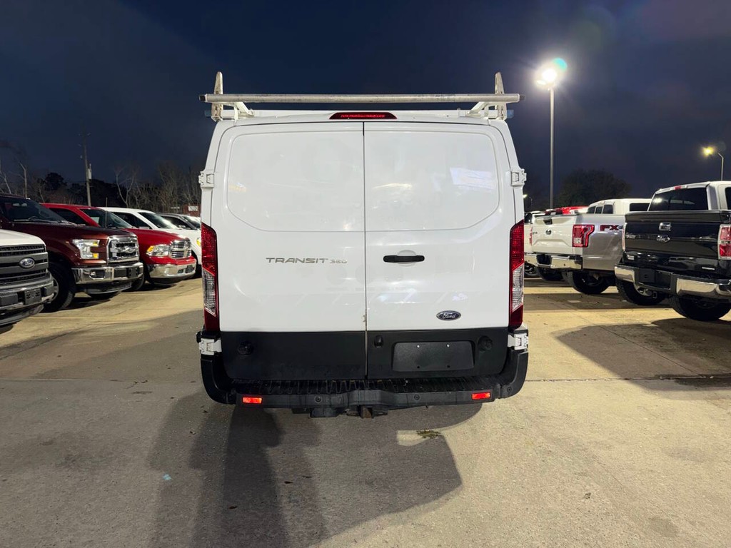 Ford Transit Van Vehicle Full-screen Gallery Image 33