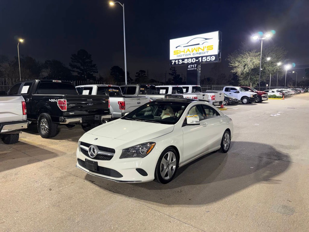 Mercedes-Benz CLA Vehicle Full-screen Gallery Image 03