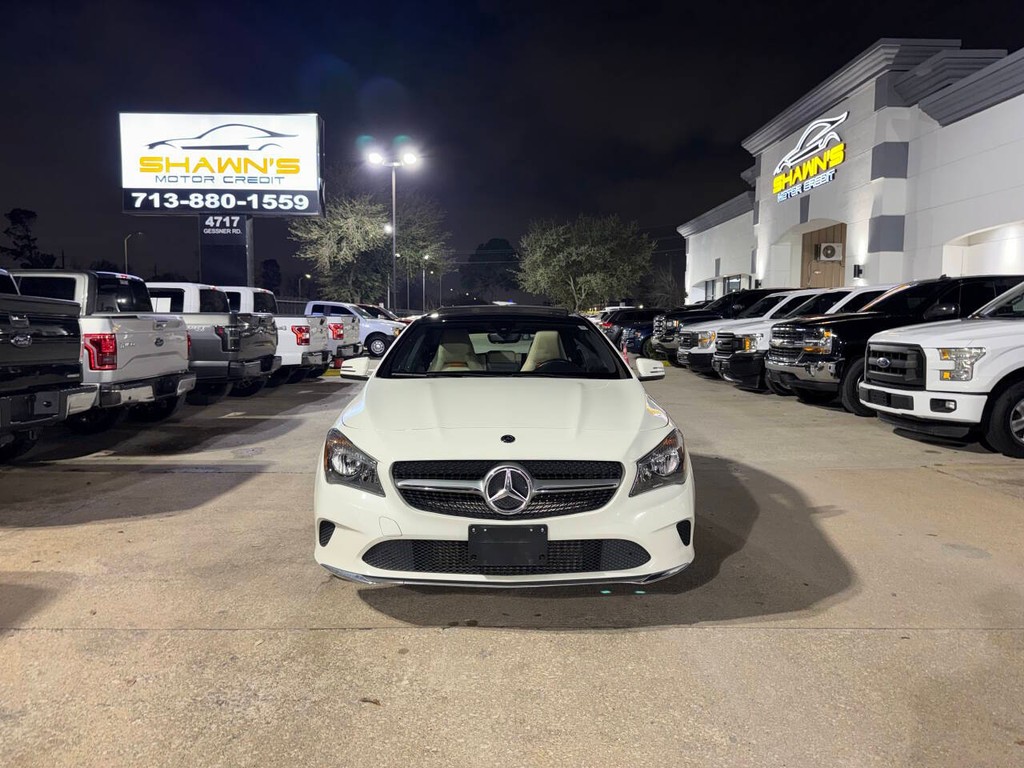 Mercedes-Benz CLA Vehicle Full-screen Gallery Image 41