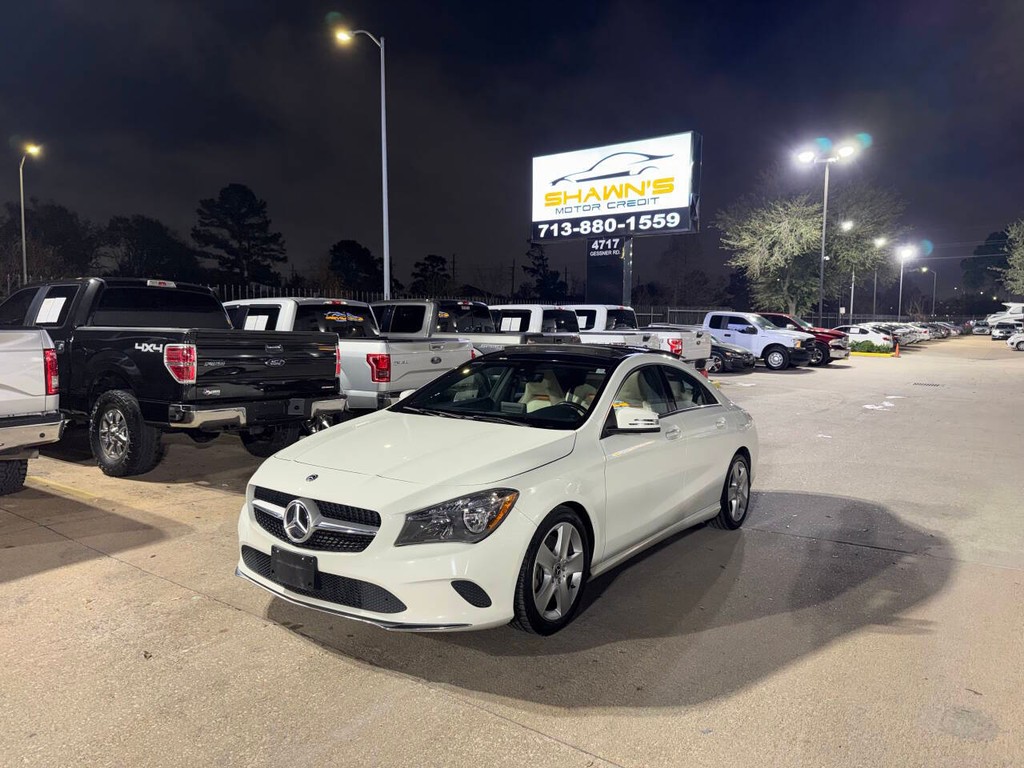 Mercedes-Benz CLA Vehicle Full-screen Gallery Image 45