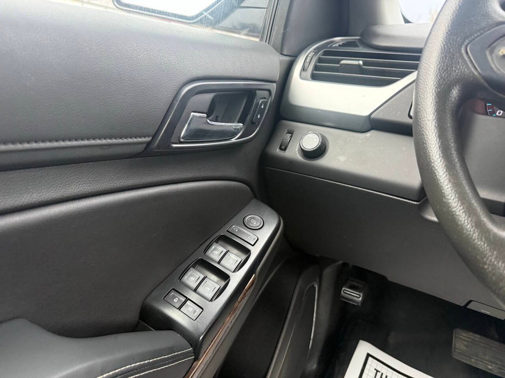 Chevrolet Tahoe Vehicle Full-screen Gallery Image 28