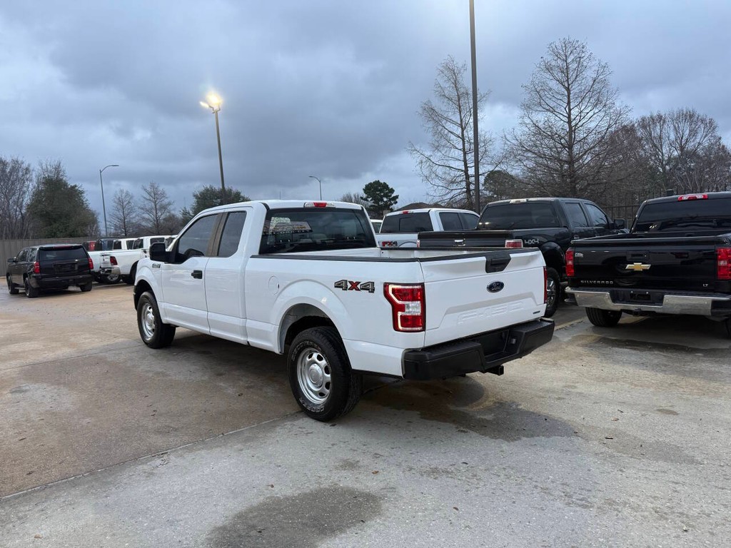 Ford F-150 Vehicle Full-screen Gallery Image 05