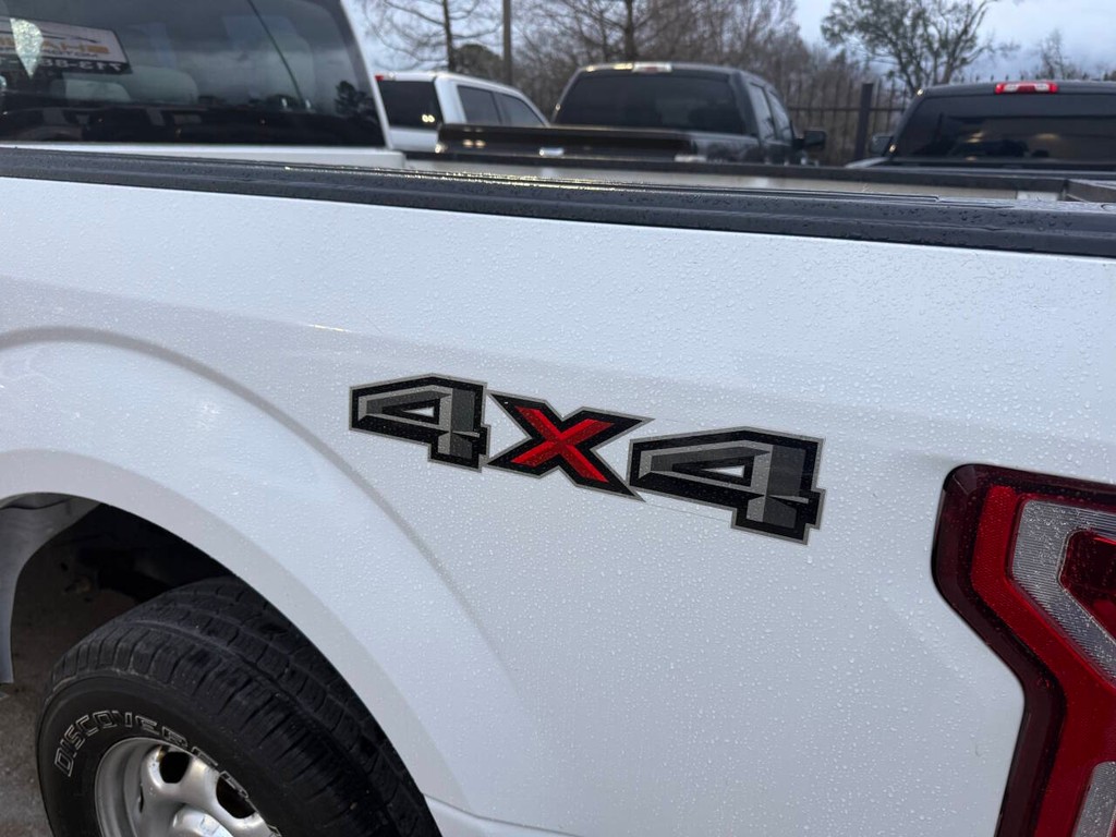 Ford F-150 Vehicle Full-screen Gallery Image 32